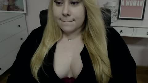 Hailey online show from March 12, 2:50 am