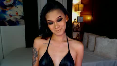 AdriannaFowks online show from December 15, 4:51 am
