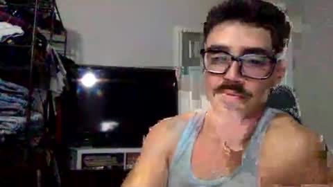 luvrboy77 online show from June 6, 10:47 pm