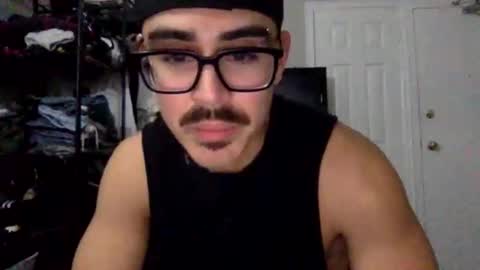 luvrboy77 online show from June 10, 6:23 am