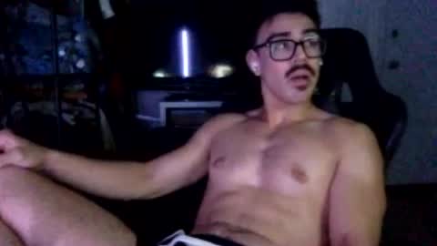 luvrboy77 online show from June 20, 12:58 am