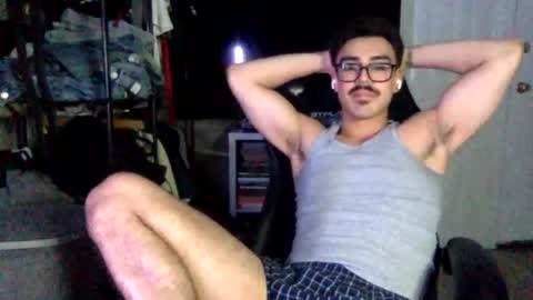 luvrboy77 online show from June 22, 5:37 am