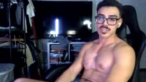 luvrboy77 online show from June 27, 5:12 am