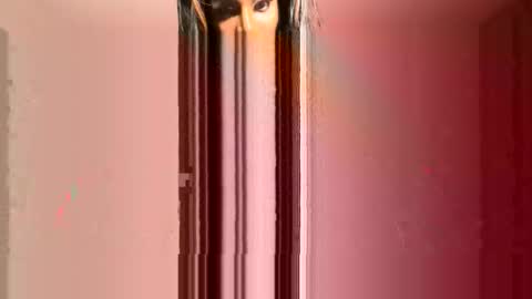 luvvlee online show from April 18, 1:48 pm