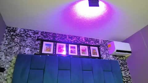 lux_bitchx online show from April 1, 9:23 pm