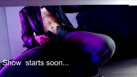 Im a   -  CAMGUY YOU  LIKE to FUCK online show from April 18, 9:59 pm