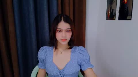 queen lux online show from July 8, 10:31 am
