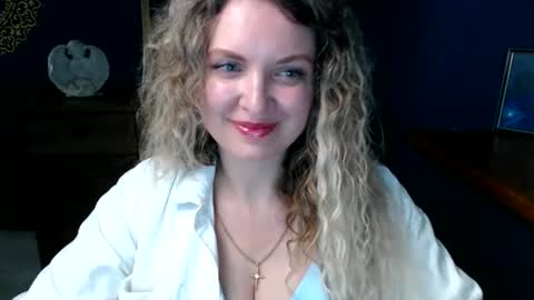 Snapshot of luxdonna chatting on June 8, 6:36 am Donna online show from June 8, 6:36 am