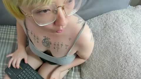 Snapshot of luxgray chatting on July 5, 2:57 pm LuxGray online show from July 5, 2:57 pm