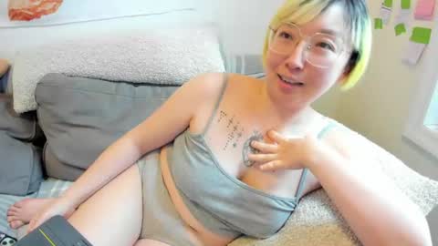 Snapshot of luxgray chatting on July 11, 1:36 pm LuxGray online show from July 11, 1:36 pm