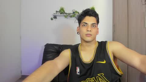 Snapshot of luxrx chatting on April 28, 6:13 pm luxrx online show from April 28, 6:13 pm