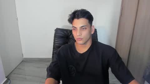 Snapshot of luxrx chatting on June 23, 3:43 pm luxrx online show from June 23, 3:43 pm