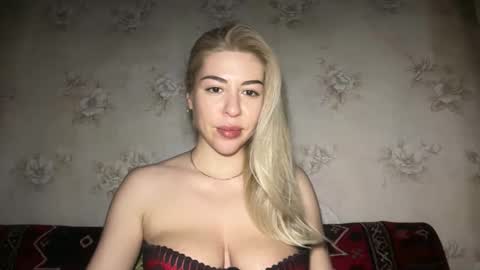 LuxSonyaStar online show from April 22, 1:12 pm