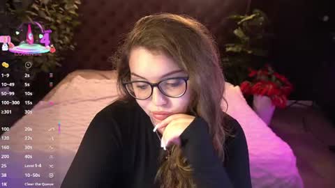 Snapshot of luxsopphia_ chatting on June 26, 12:53 pm luxsopphia_ online show from June 26, 12:53 pm