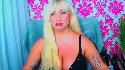 Luxuriaa online show from October 5, 7:12 pm