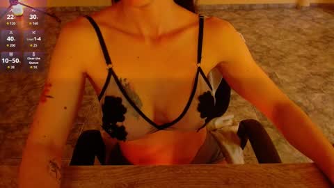 Snapshot of luxurydivine chatting on February 23, 3:31 pm Liss online show from February 23, 3:31 pm