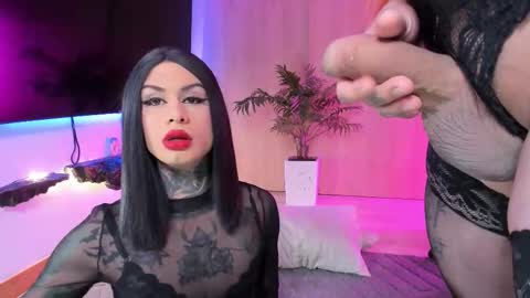 Lucy and Kristhy online show from January 8, 3:25 pm