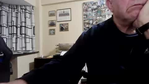 lwg1951 online show from April 5, 10:51 pm