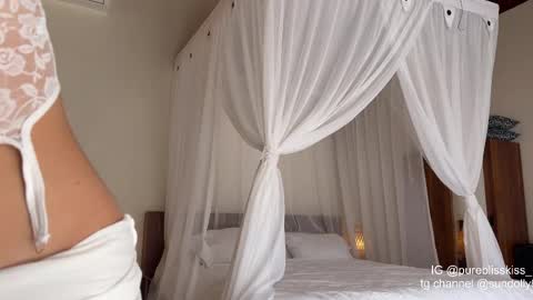 lxsundolyxl_ online show from April 19, 2:11 am