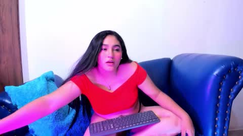 Snapshot of lya_dubois_ chatting on February 12, 1:28 pm LYA DUBOIS online show from February 12, 1:28 pm