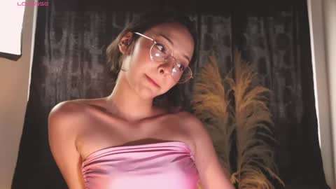 lyalee__ online show from May 21, 7:10 pm