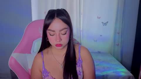 Snapshot of lyavalmont chatting on May 7, 8:14 pm lyavalmont online show from May 7, 8:14 pm