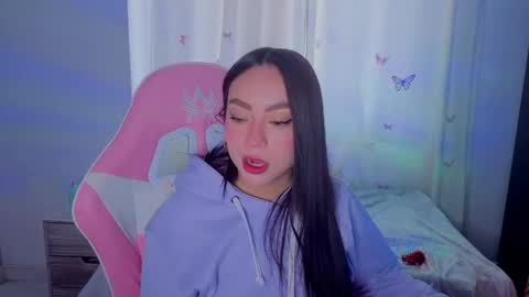 Snapshot of lyavalmont chatting on May 8, 4:45 pm lyavalmont online show from May 8, 4:45 pm