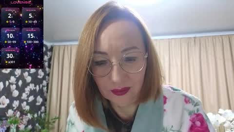 Snapshot of lyboff72 chatting on December 15, 4:07 am lybava online show from December 15, 4:07 am