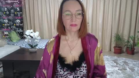 Snapshot of lyboff72 chatting on February 13, 2:12 am lybava online show from February 13, 2:12 am