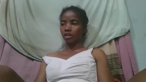 lydie856696 online show from May 7, 6:57 pm