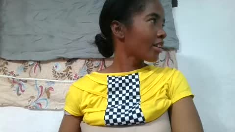 lydie856696 online show from July 18, 2:43 pm