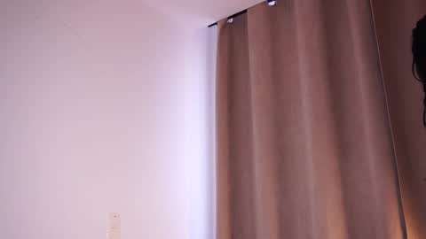 Lyhana Lee online show from March 6, 2:46 pm