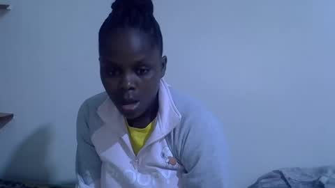 lyn_anna online show from May 16, 12:40 am