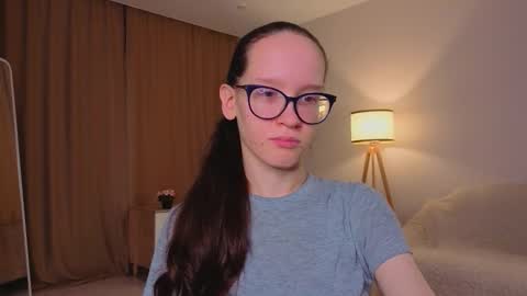 Sara online show from December 17, 4:13 pm