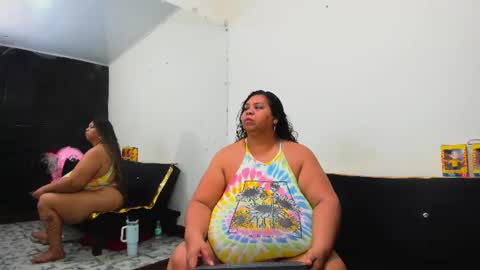 Snapshot of lynn_and_esteban chatting on July 4, 3:35 am Lynn jonnes online show from July 4, 3:35 am