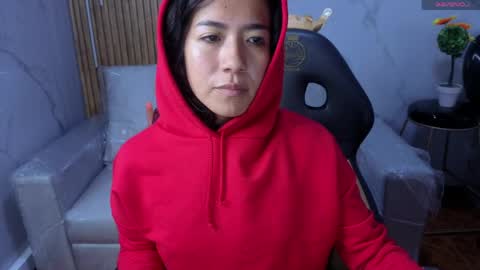 lynn_turner_ online show from April 2, 12:25 pm