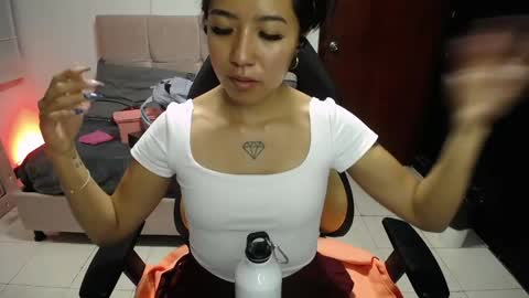 lynn_turner_ online show from June 7, 3:27 pm