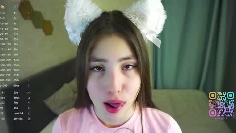 Snapshot of lynnaaspen chatting on February 14, 9:11 pm Ellie online show from February 14, 9:11 pm