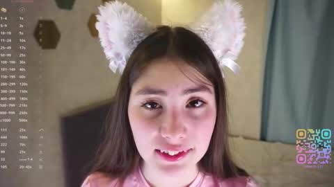 Snapshot of lynnaaspen chatting on February 16, 6:26 pm Ellie online show from February 16, 6:26 pm