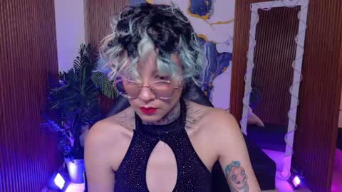 lyra_tay online show from July 11, 7:05 pm