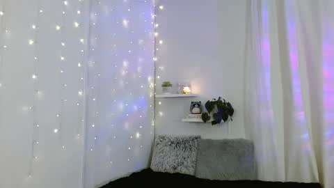 Lyra Rose online show from January 14, 9:42 pm