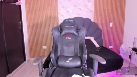    VIVIANA    online show from February 6, 3:11 am