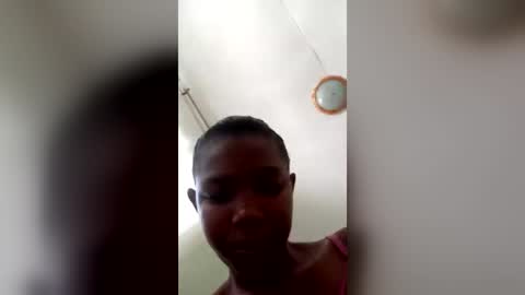 Snapshot of lywene chatting on June 12, 9:52 am lywene online show from June 12, 9:52 am
