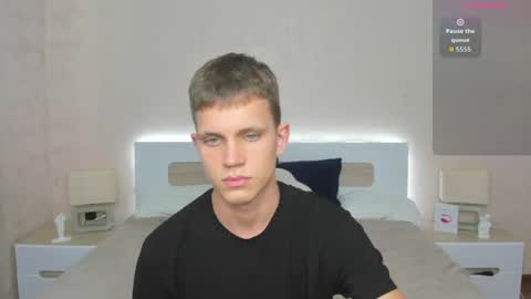 m0neyken_ online show from July 20, 8:17 am