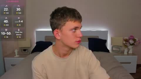m0neyken_ online show from July 25, 2:53 am