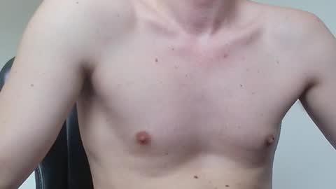 Snapshot of m3n1c chatting on February 12, 9:15 am m3n1c online show from February 12, 9:15 am