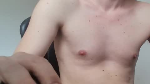 Snapshot of m3n1c chatting on February 16, 8:43 am m3n1c online show from February 16, 8:43 am