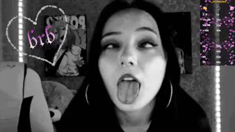 Snapshot of m_e_l_i_s_s_a_ chatting on July 9, 5:39 pm Melissa online show from July 9, 5:39 pm