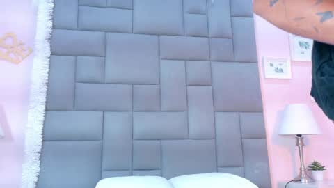 Snapshot of maax_hot chatting on May 22, 3:02 am maax_hot online show from May 22, 3:02 am