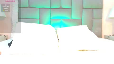 Snapshot of maax_hot chatting on May 23, 1:11 am maax_hot online show from May 23, 1:11 am
